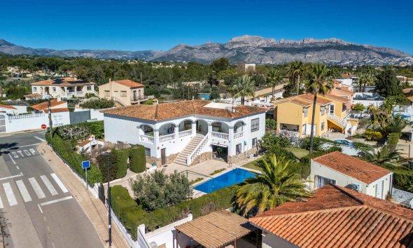 Resale - Villa -
Alfaz del Pi - Arabi