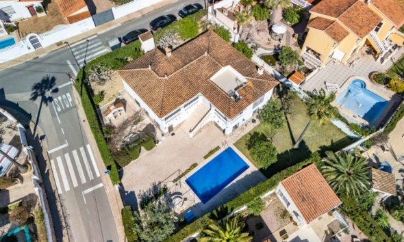 Resale - Villa -
Alfaz del Pi - Arabi