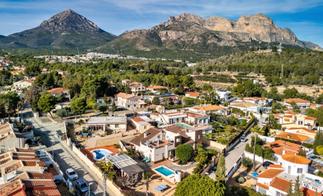 Resale - Villa -
La Nucía - Montebello - Nou Espai