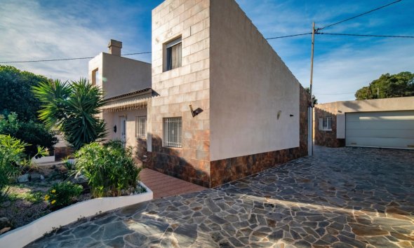 Resale - Villa -
La Nucía - Montebello - Nou Espai