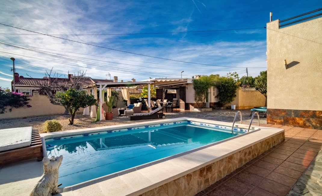 Resale - Villa -
La Nucía - Montebello - Nou Espai