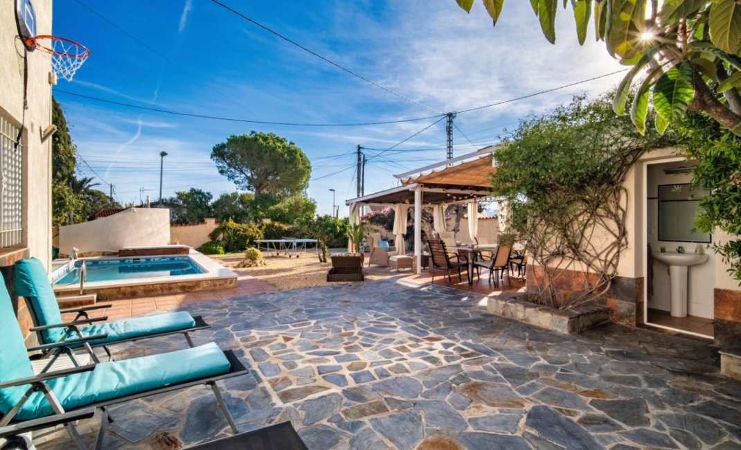 Resale - Villa -
La Nucía - Montebello - Nou Espai