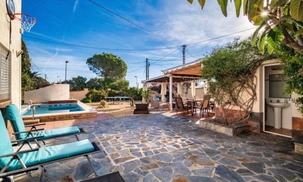 Resale - Villa -
La Nucía - Montebello - Nou Espai