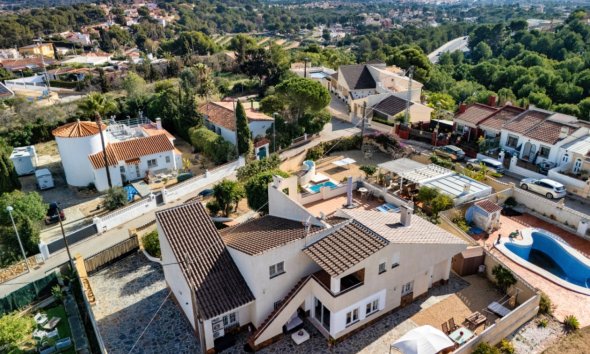 Resale - Villa -
La Nucía - Montebello - Nou Espai