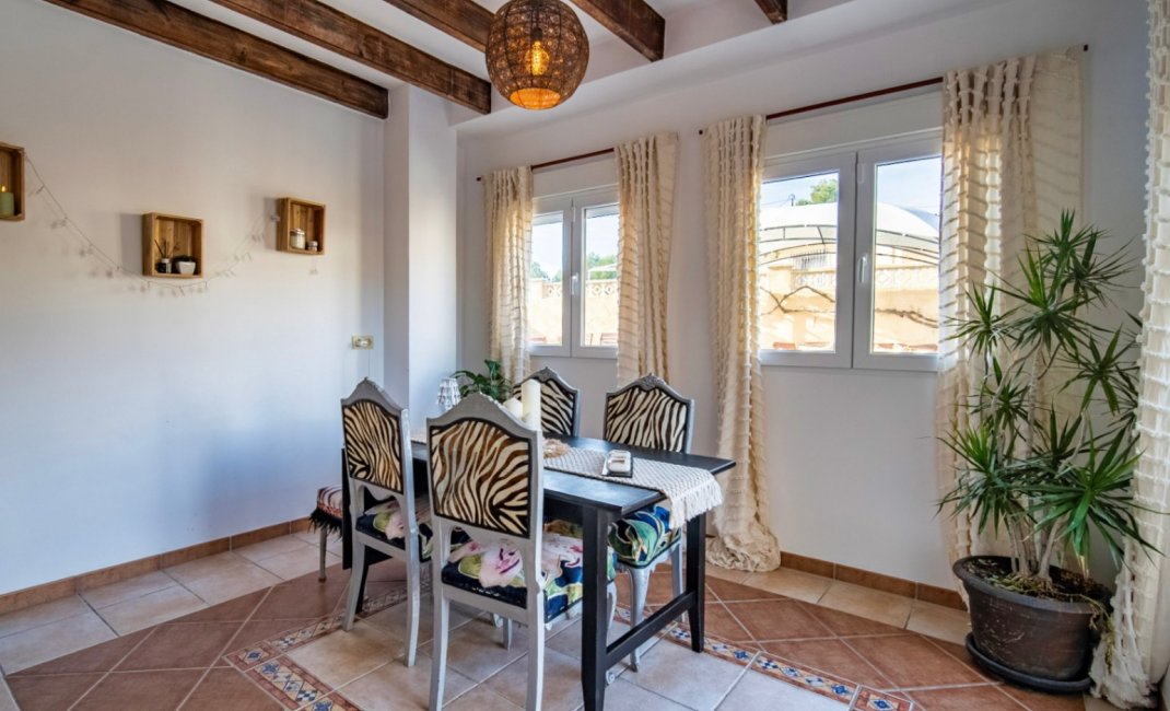 Resale - Villa -
La Nucía - Montebello - Nou Espai