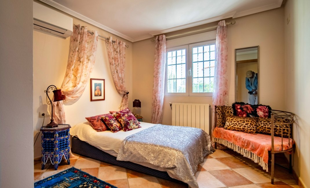 Resale - Villa -
La Nucía - Montebello - Nou Espai