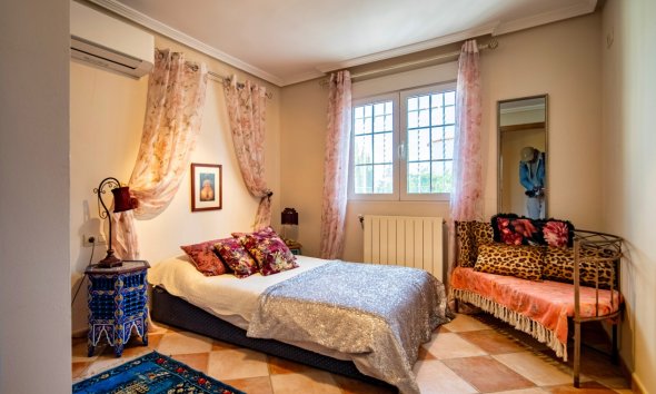 Resale - Villa -
La Nucía - Montebello - Nou Espai