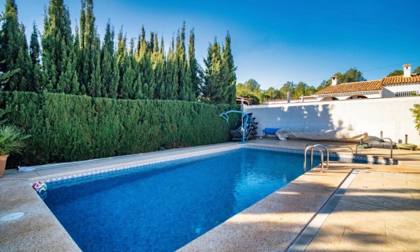 Resale - Villa -
Alfaz del Pi - El Romeral