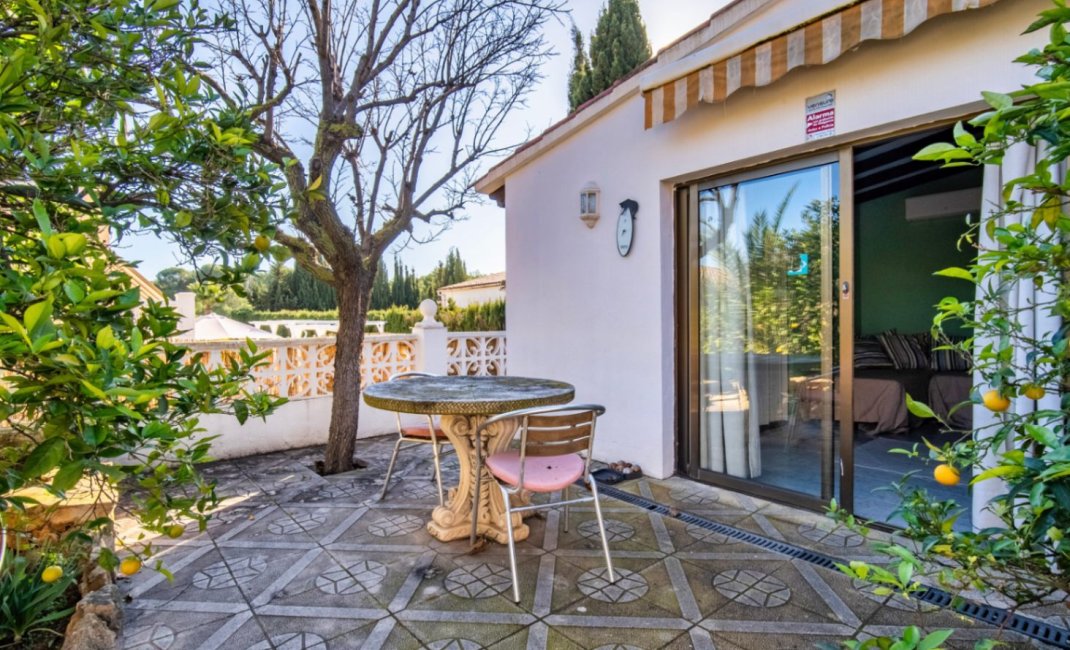 Resale - Villa -
Alfaz del Pi - El Romeral