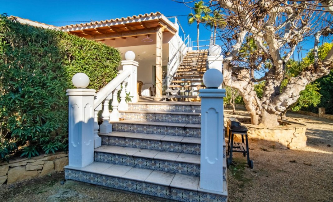 Resale - Villa -
Alfaz del Pi - El Romeral