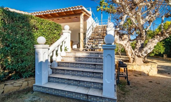 Resale - Villa -
Alfaz del Pi - El Romeral