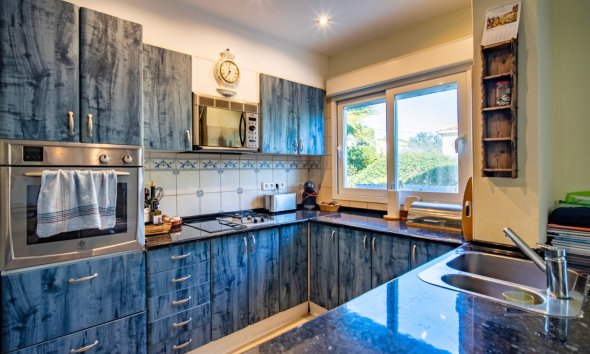 Resale - Villa -
Alfaz del Pi - El Romeral