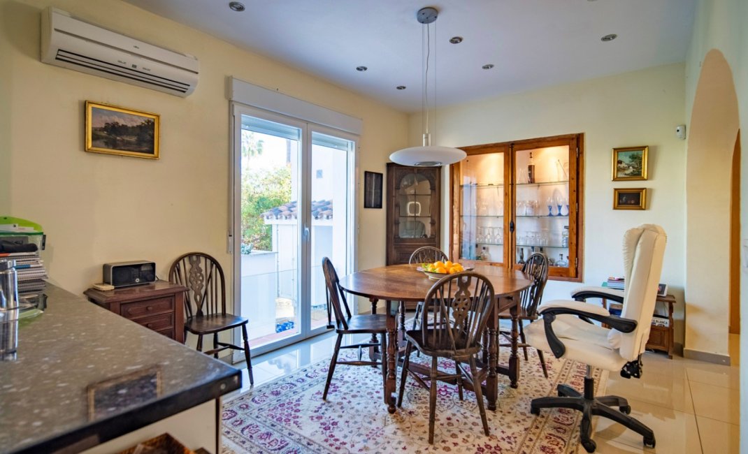 Resale - Villa -
Alfaz del Pi - El Romeral