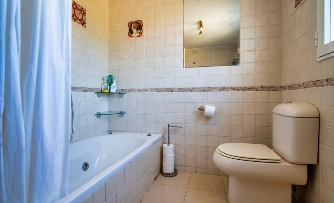 Resale - Villa -
Alfaz del Pi - El Romeral