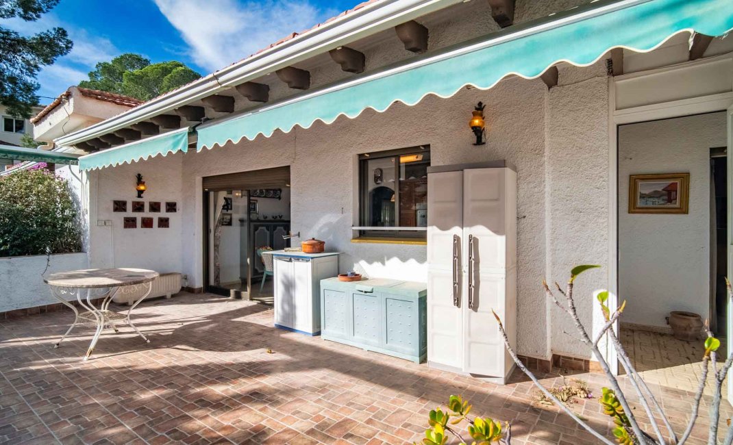 Resale - Villa -
Alfaz del Pi - Colonia Escandinavia