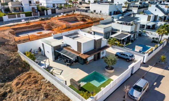 Resale - Villa -
Polop - La Alberca