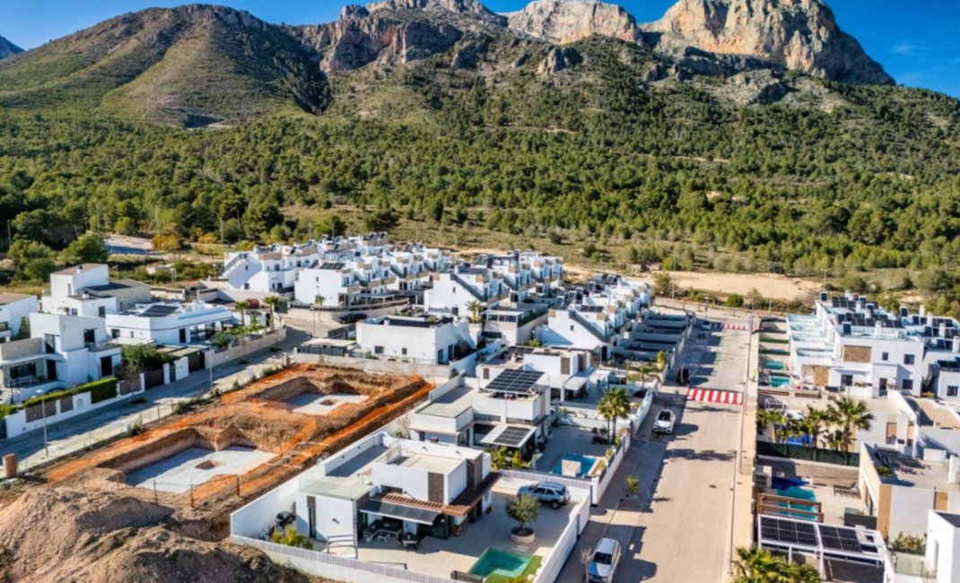 Resale - Villa -
Polop - La Alberca