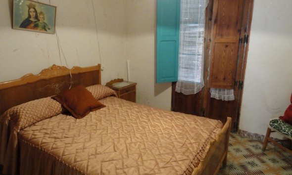 Resale - Townhouse / Semi -
Bolulla - CENTRO