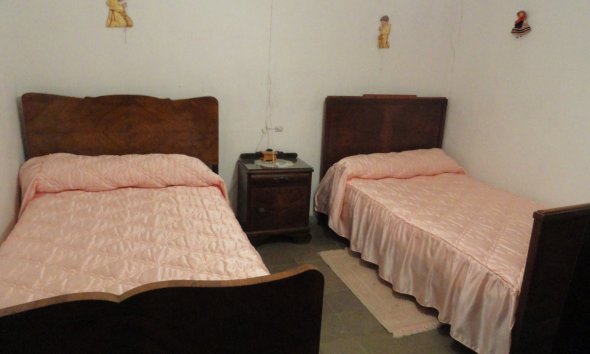 Resale - Townhouse / Semi -
Bolulla - CENTRO