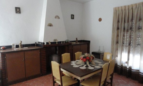 Resale - Townhouse / Semi -
Bolulla - CENTRO