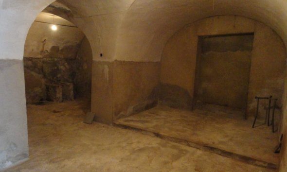 Resale - Townhouse / Semi -
Bolulla - CENTRO