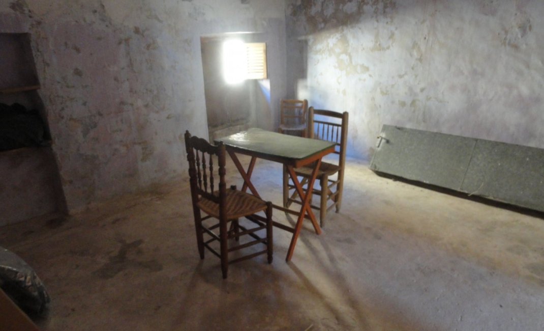 Resale - Townhouse / Semi -
Bolulla - CENTRO