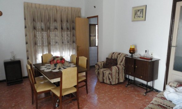 Resale - Townhouse / Semi -
Bolulla - CENTRO