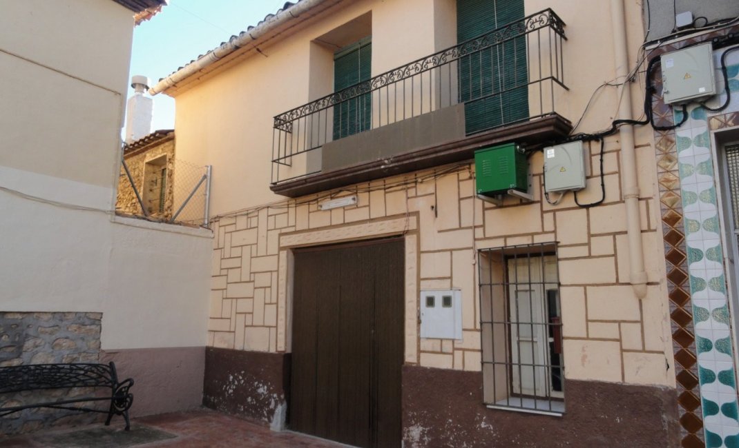 Resale - Townhouse / Semi -
Bolulla - CENTRO