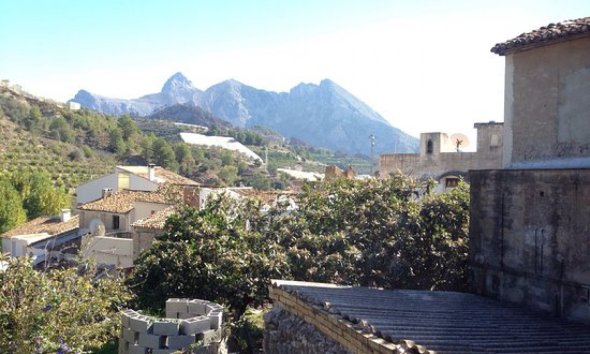 Resale - Townhouse / Semi -
Bolulla - CENTRO