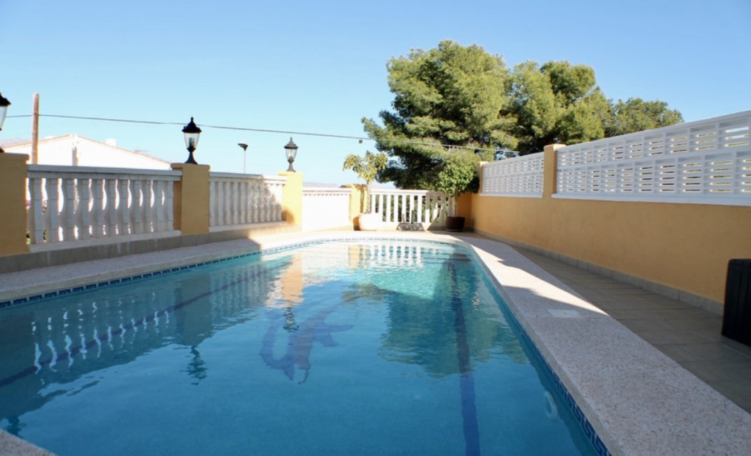 Resale - Villa -
La Nucía - Urbanisations