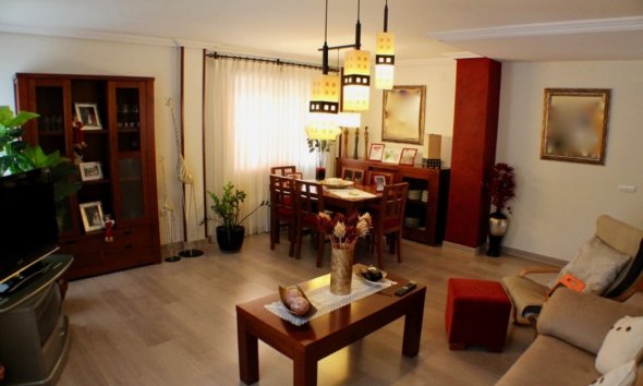 Resale - Villa -
La Nucía - Urbanisations