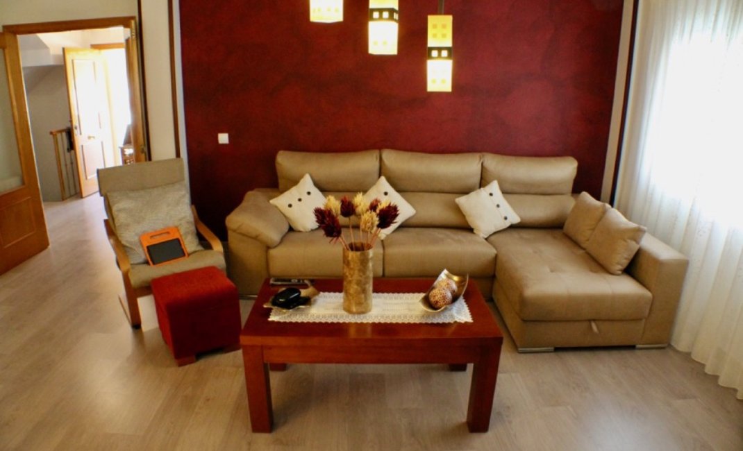 Resale - Villa -
La Nucía - Urbanisations