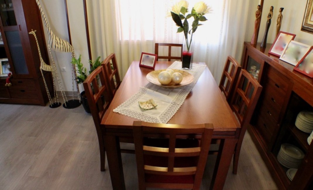 Resale - Villa -
La Nucía - Urbanisations