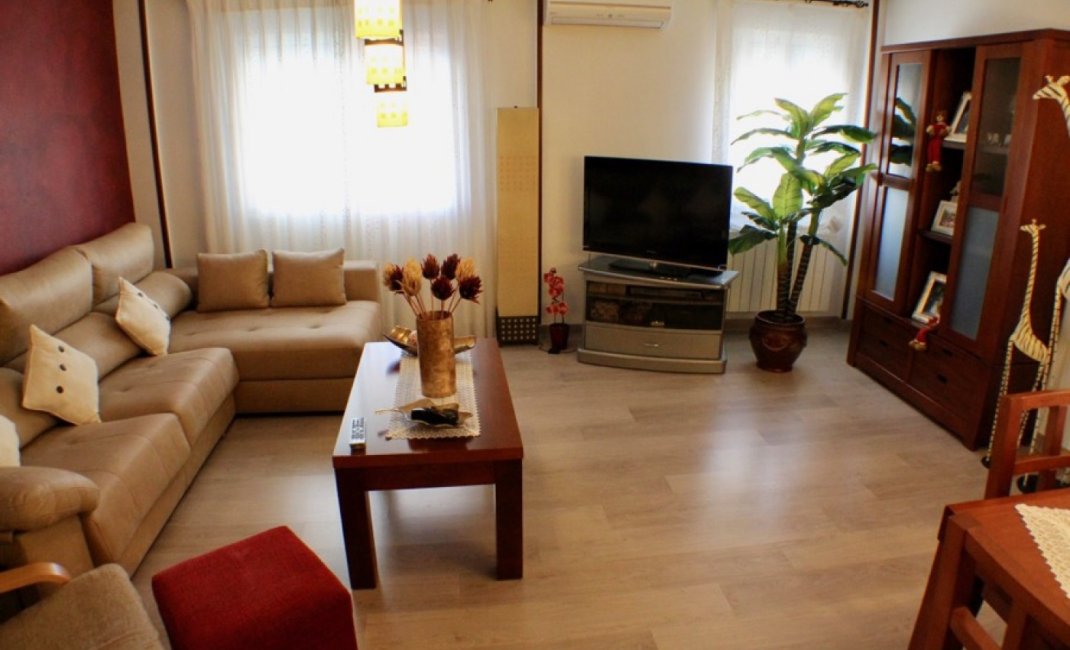 Resale - Villa -
La Nucía - Urbanisations