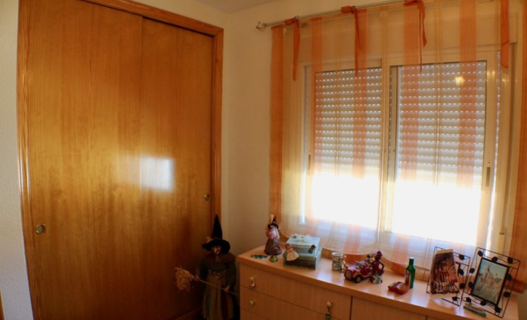 Resale - Villa -
La Nucía - Urbanisations