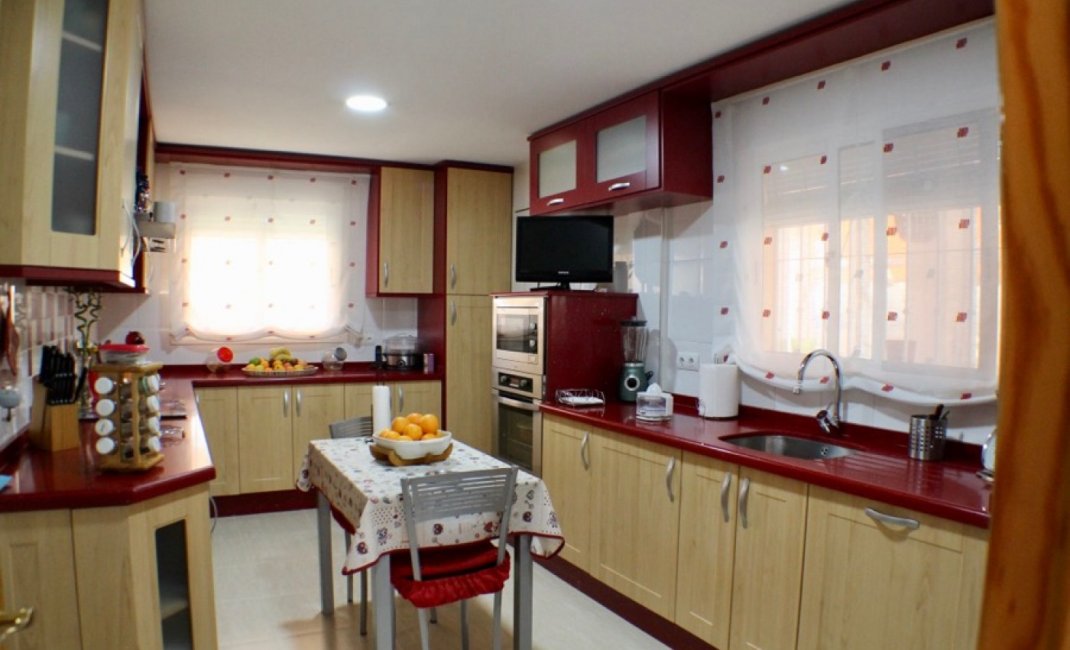 Resale - Villa -
La Nucía - Urbanisations