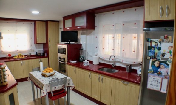 Resale - Villa -
La Nucía - Urbanisations