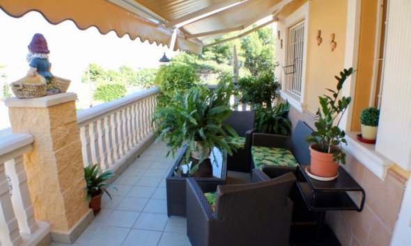 Resale - Villa -
La Nucía - Urbanisations