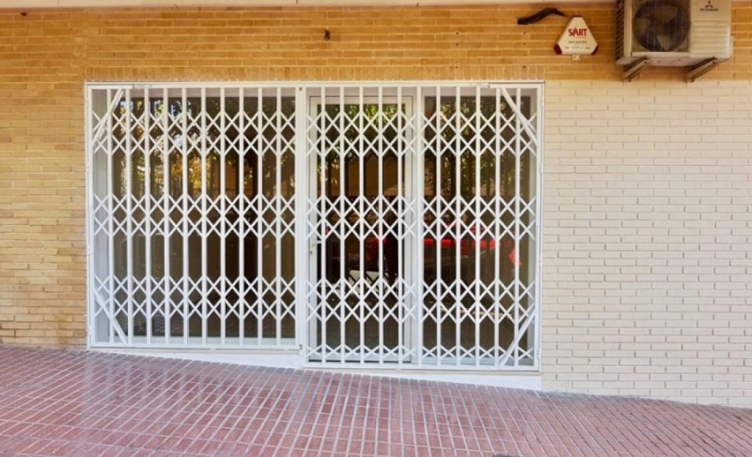 Resale - Commercial -
Benidorm - Colonia Madrid / Foietes