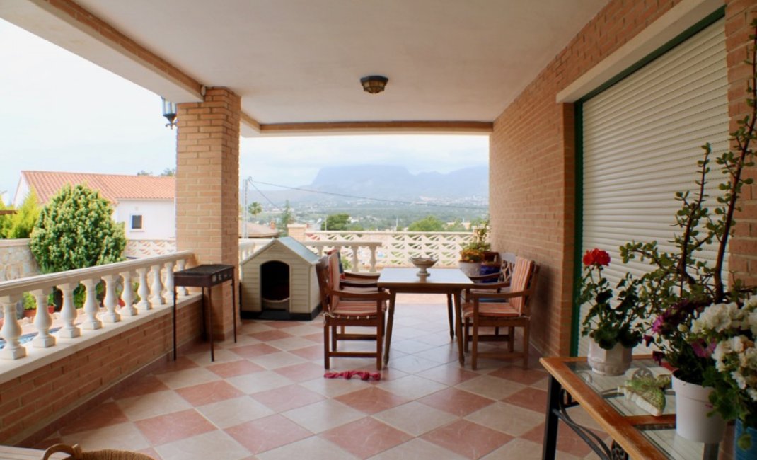 Resale - Villa -
Benidorm - Rincón de Loix