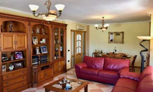 Resale - Villa -
Benidorm - Rincón de Loix