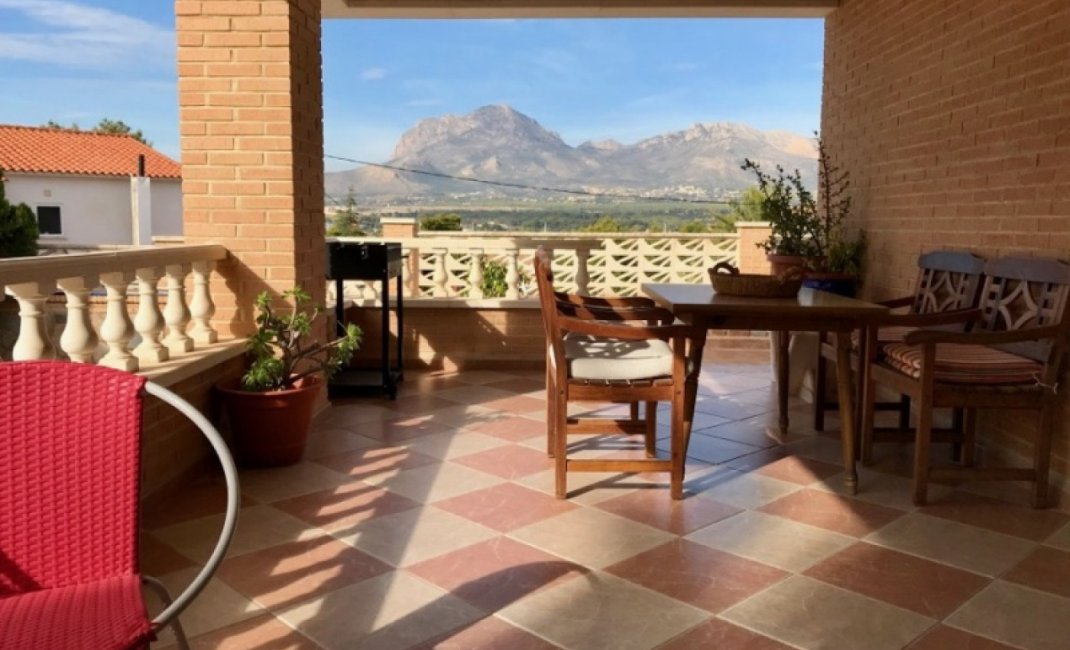 Resale - Villa -
Benidorm - Rincón de Loix