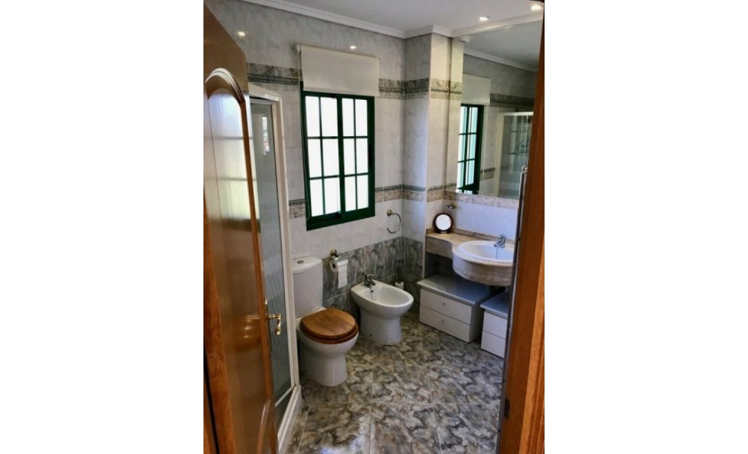 Resale - Villa -
Benidorm - Rincón de Loix