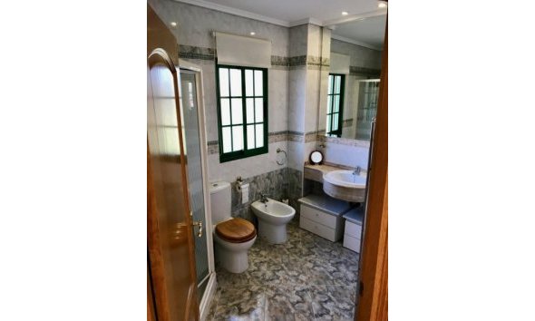 Resale - Villa -
Benidorm - Rincón de Loix