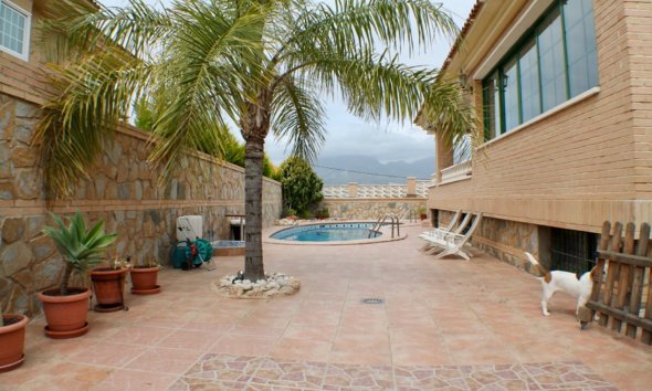 Resale - Villa -
Benidorm - Rincón de Loix