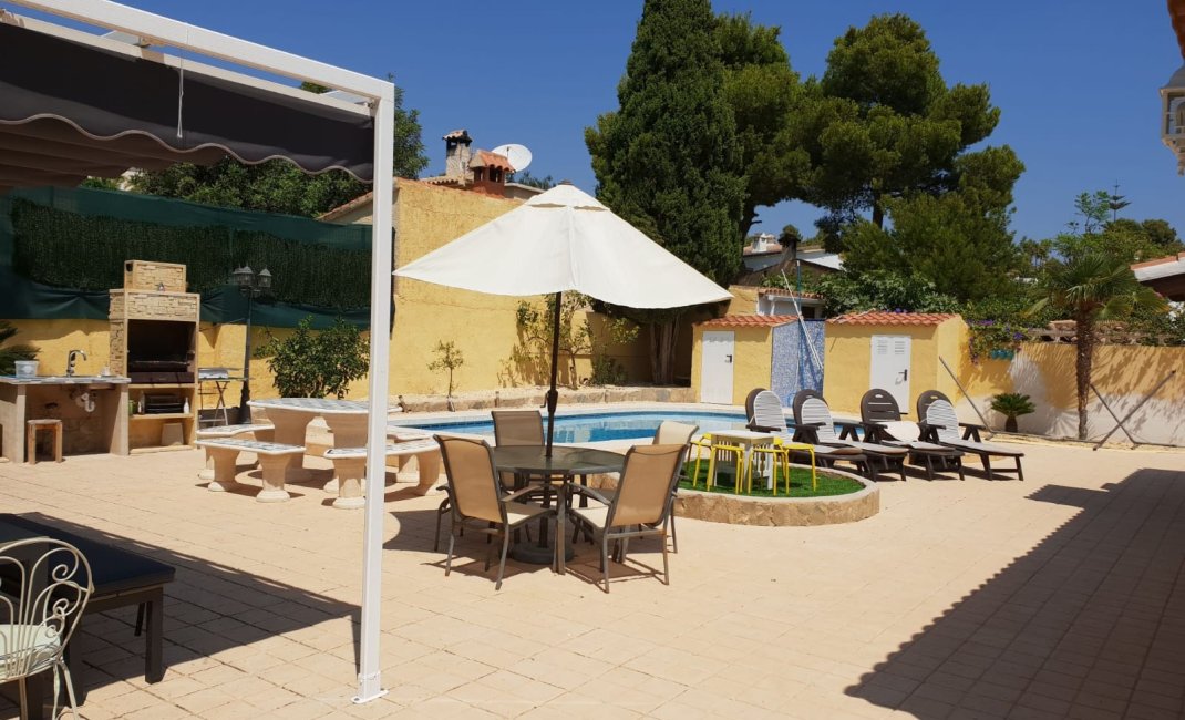 Resale - Villa -
Alfaz del Pi - Alfas del Pí