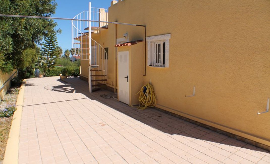 Resale - Villa -
Alfaz del Pi - Alfas del Pí