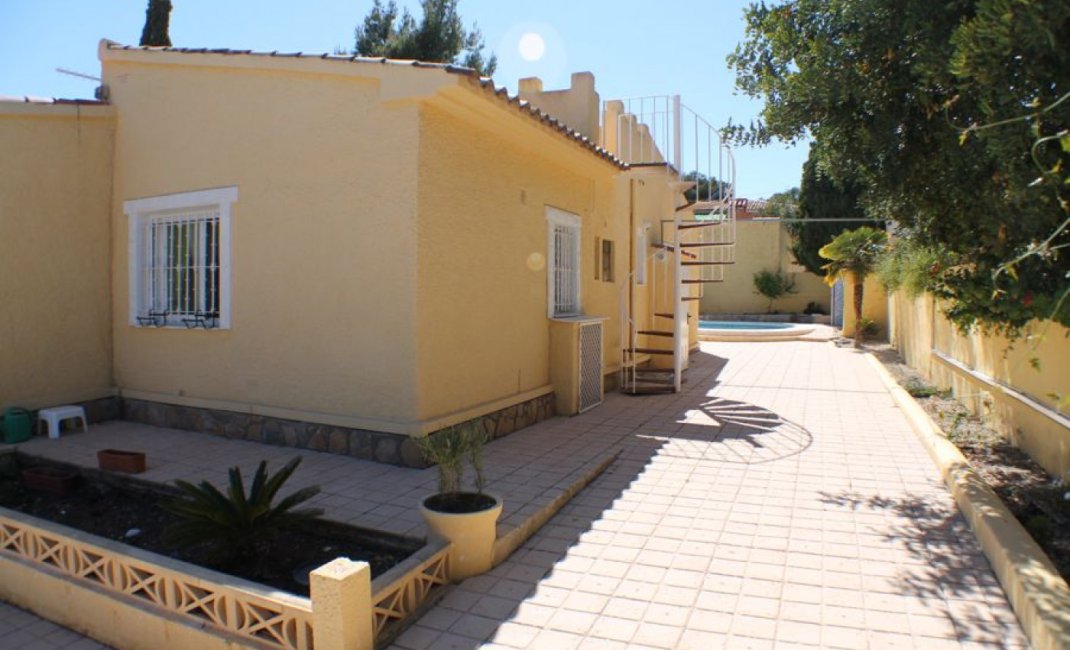 Resale - Villa -
Alfaz del Pi - Alfas del Pí