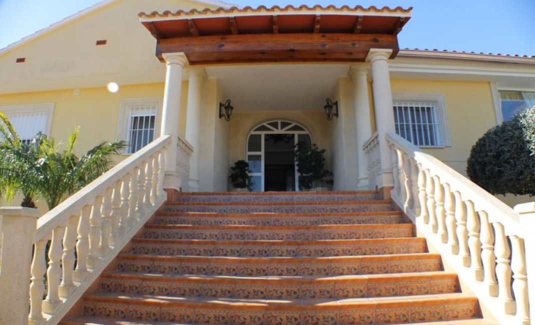 Resale - Villa -
Alfaz del Pi - Alfas del Pí