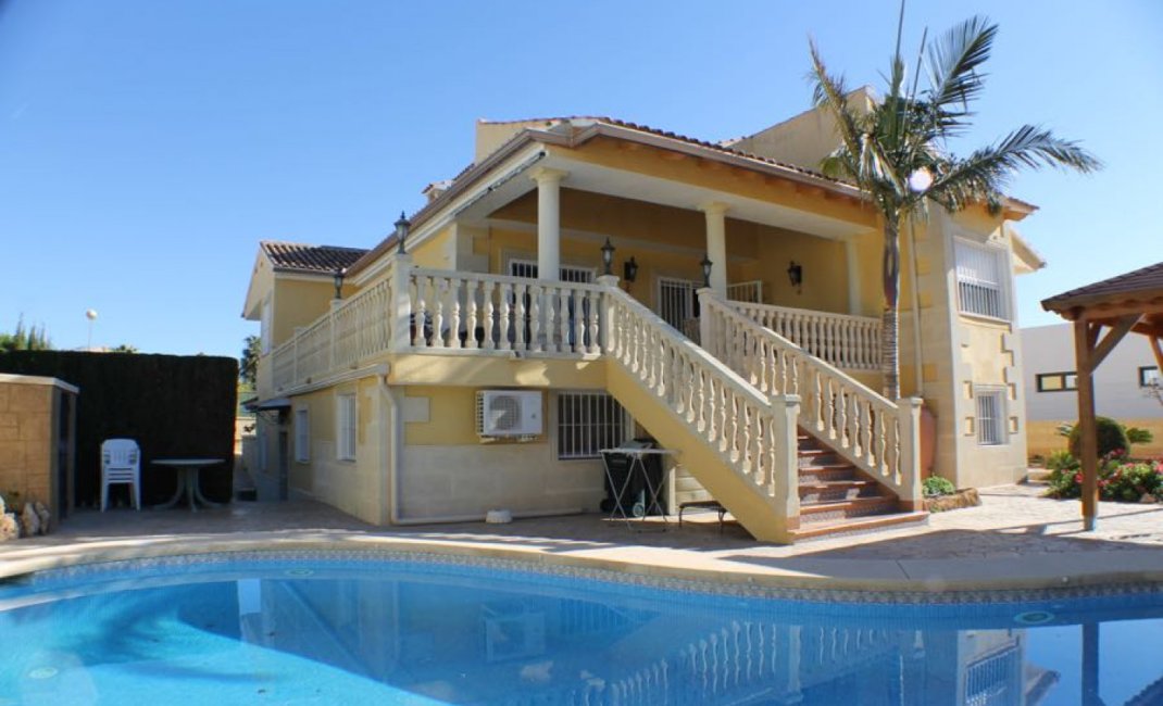 Resale - Villa -
Alfaz del Pi - Alfas del Pí